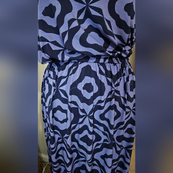 TORI RICHARD Sleeveless Racerback Max Dress In Blue/black Pattern. Size Small - Picture 6 of 12